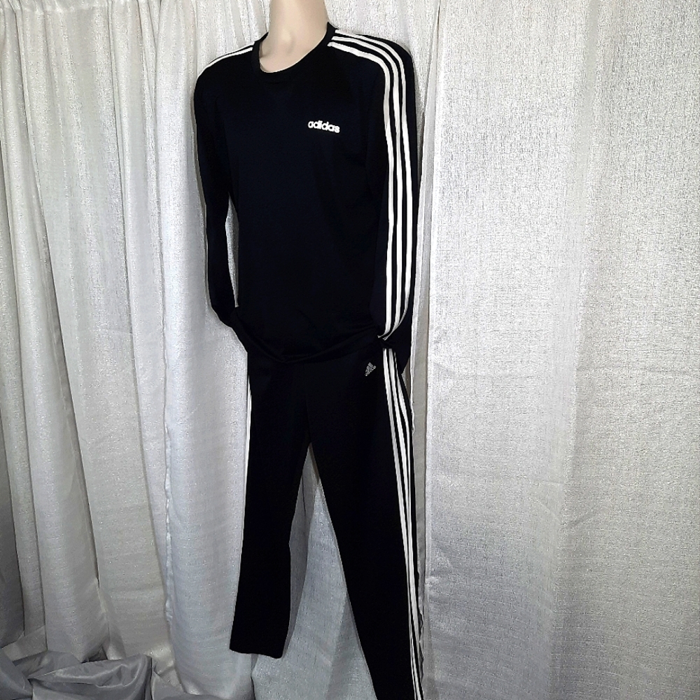 ADIDAS SUIT SIZE: LARGE CLIMALITE